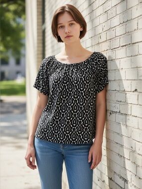 Loft Geometric Black/White Flutter Sleeve Print Top- Size M